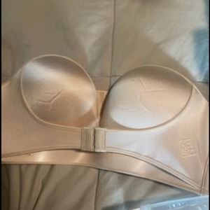 Victoria’s Secret strapless bra
